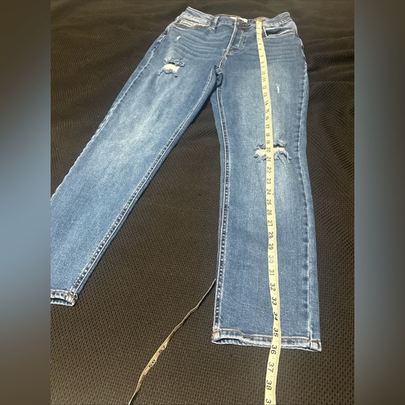 Forever 21 Womens Size 27 Distressed Straight Jeans High Rise Casual Comfort - Picture 6 of 9